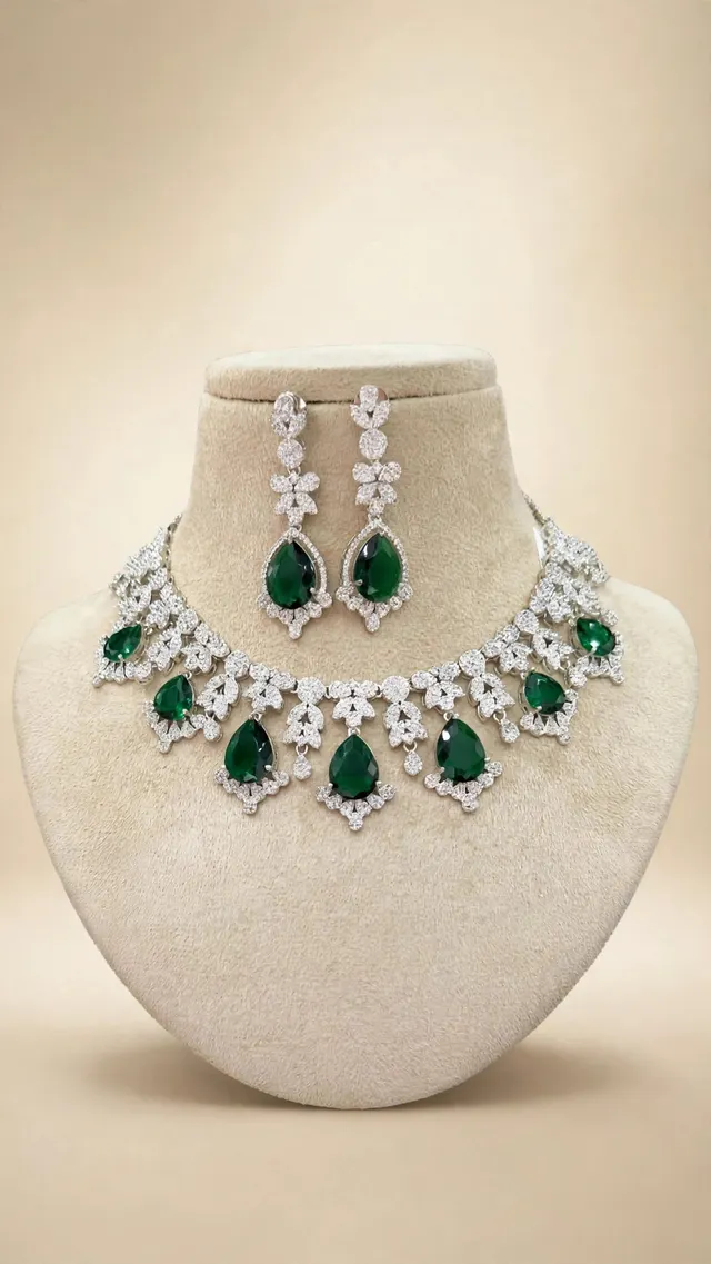 Emerald AD Necklace Set